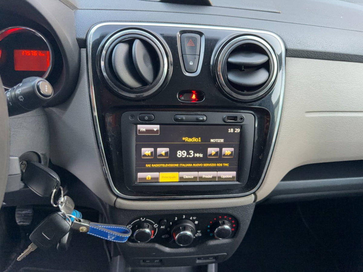 Dacia Lodgy 1.6 8V 85CV 5 posti (10)