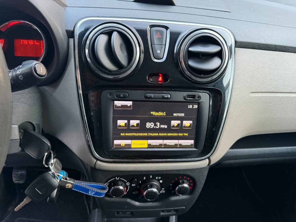 Dacia Lodgy 1.6 8V 85CV 5 posti (11)