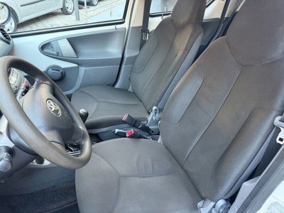 Toyota Aygo 1.0 12V VVT-i 5 porte Sol Connect (10)