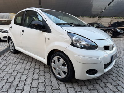 Toyota Aygo 1.0 12V VVT-i 5 porte Sol Connect (4)