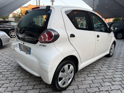 Toyota Aygo 1.0 12V VVT-i 5 porte Sol Connect (6)