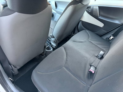 Toyota Aygo 1.0 12V VVT-i 5 porte Sol Connect (7)