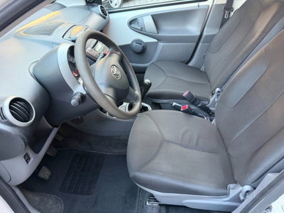 Toyota Aygo 1.0 12V VVT-i 5 porte Sol Connect (9)