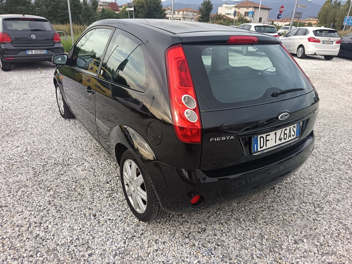 Ford Fiesta 1.4 TDCi 3p. Titanium (8)
