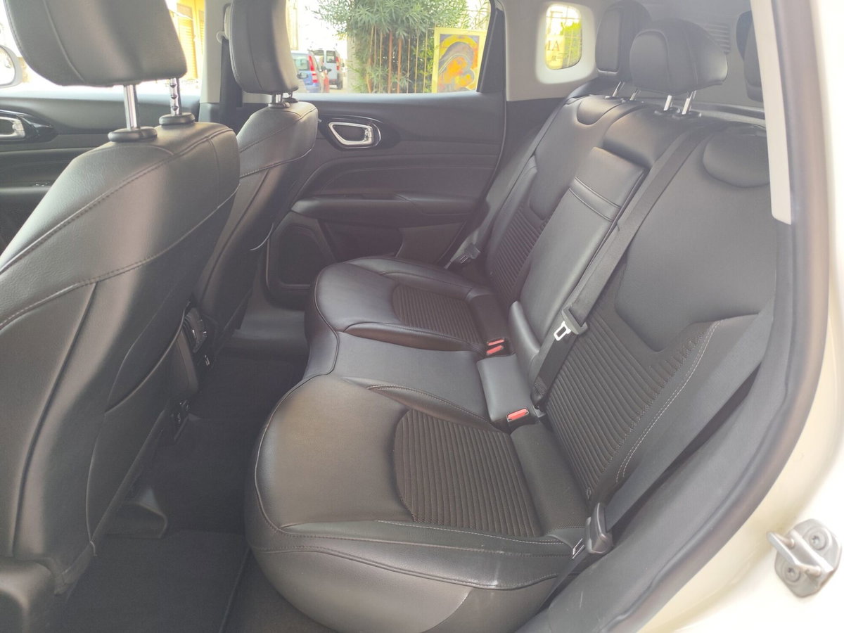 Jeep Compass 1.6 Multijet II 2WD Limited (14)