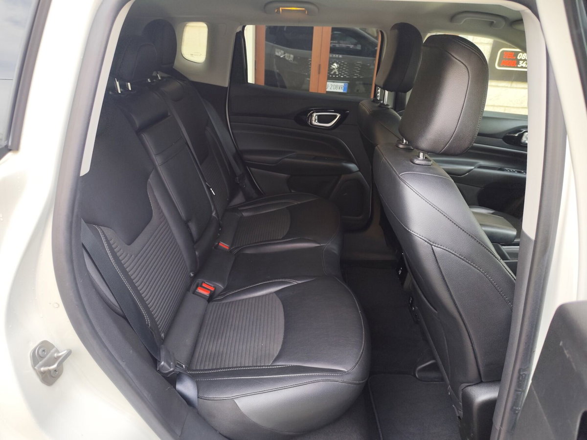 Jeep Compass 1.6 Multijet II 2WD Limited (19)