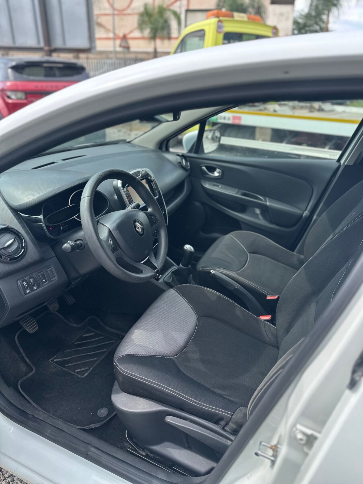 Renault Clio 1.5 dCi 8V 75CV Start&Stop 5 porte Live (6)