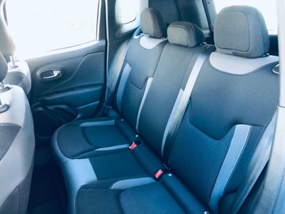 Jeep Renegade 1.3 T4 190CV PHEV 4xe AT6 Limited (8)