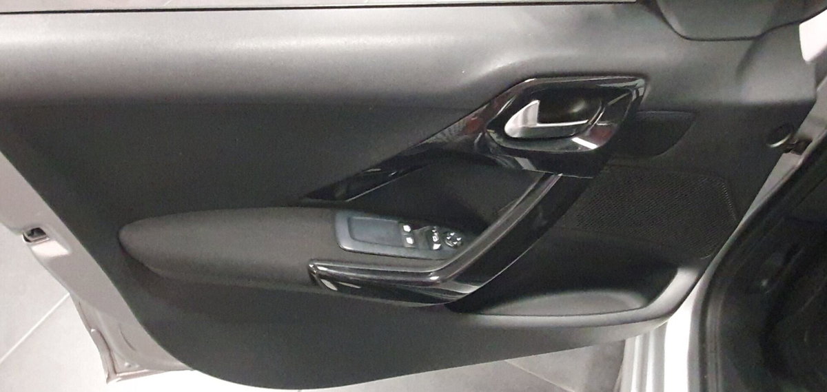 Peugeot 208 75 5 porte Active (3)