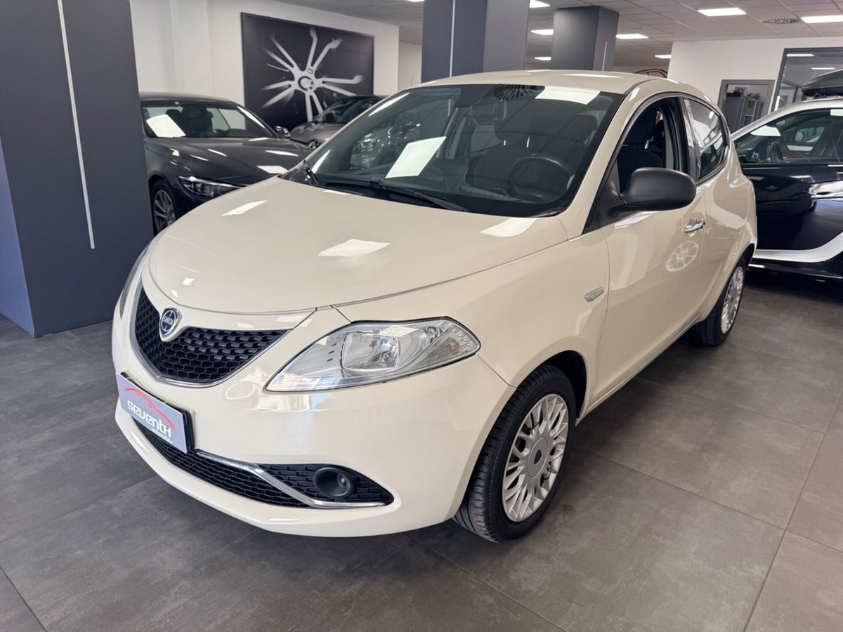 Lancia Ypsilon 1.3 MJT 16V 95 CV 5 porte S&S Gold (3)