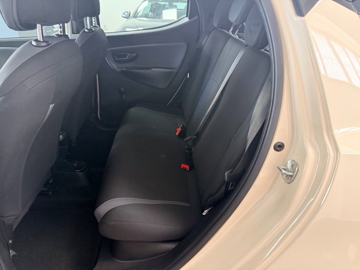 Lancia Ypsilon 1.3 MJT 16V 95 CV 5 porte S&S Gold (7)