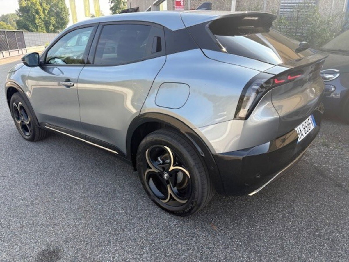 Alfa Romeo Junior 1.2 ibrida Q4 Intensa 145cv edct6 (20)