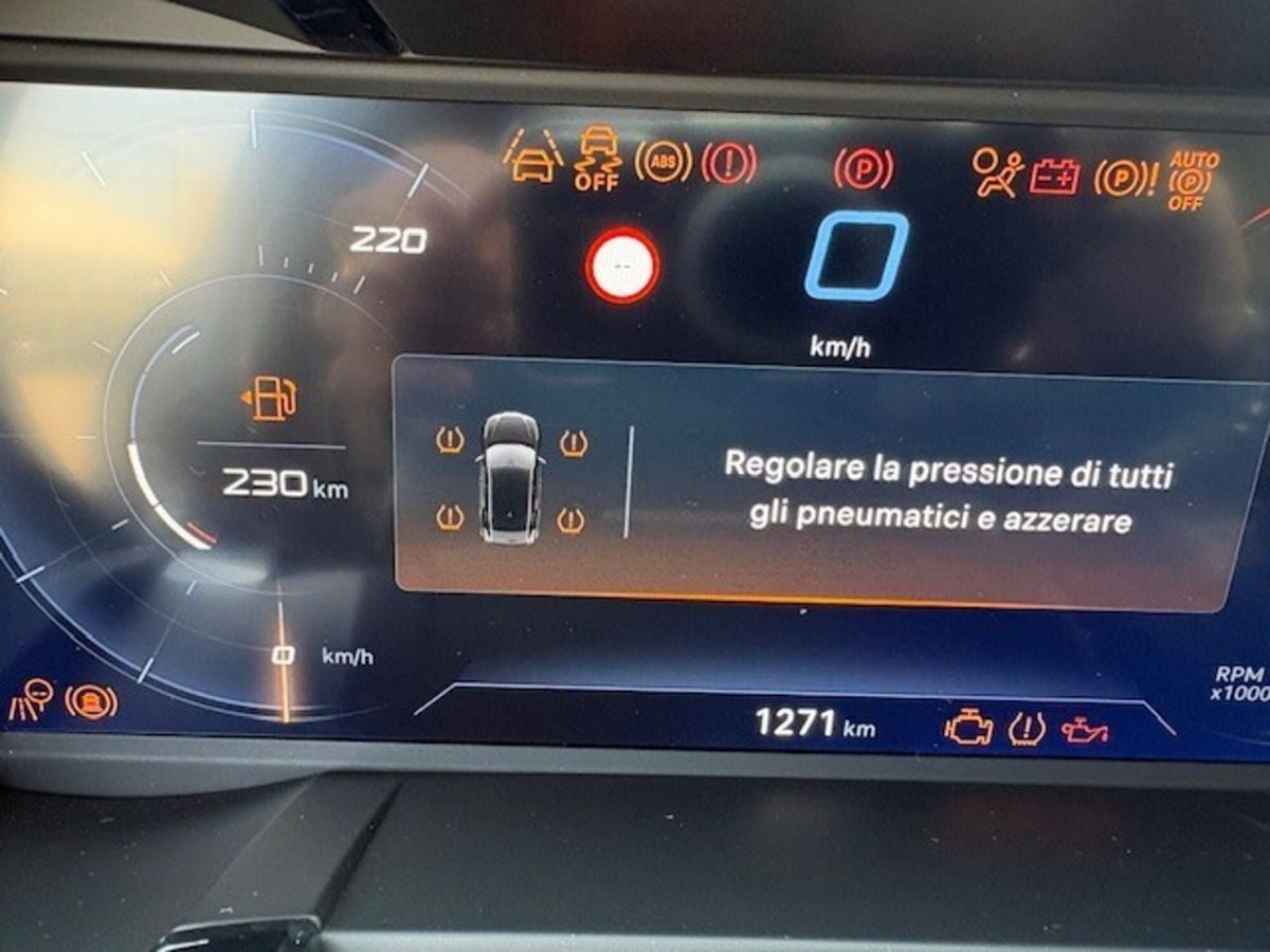 Alfa Romeo Junior 1.2 ibrida Q4 Intensa 145cv edct6 (5)
