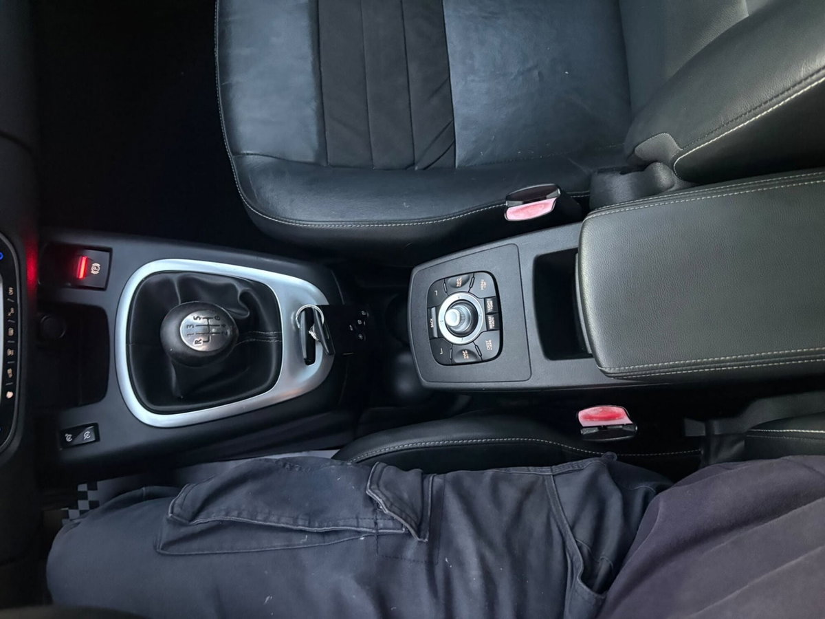 Renault Scenic E-Tech Electric XMod 1.6 dCi 130CV Start&Stop Energy Bose (14)