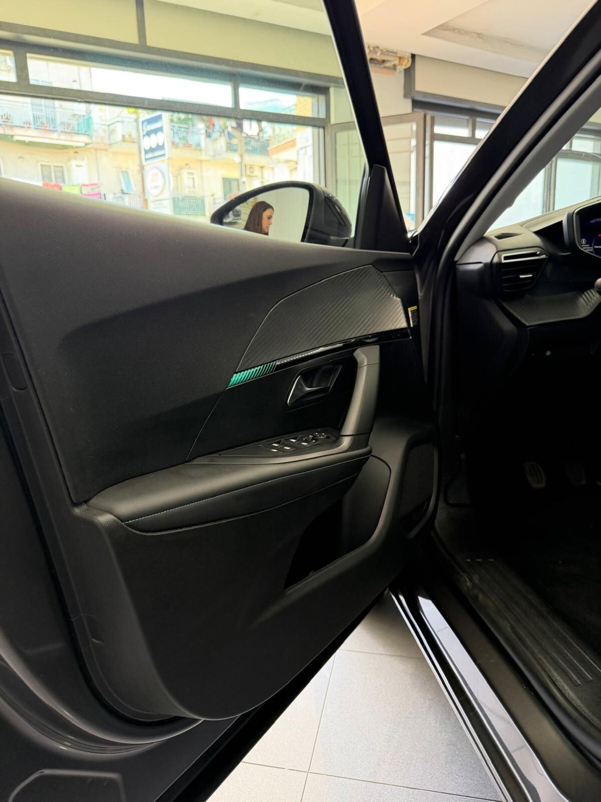 Peugeot 2008 BlueHDi 110 S&S Allure (13)
