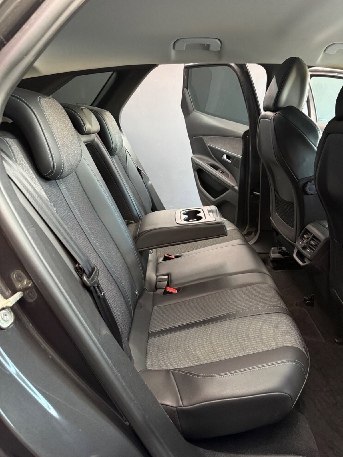 Peugeot 3008 BlueHDi 130 S&S EAT8 Allure Pack (19)