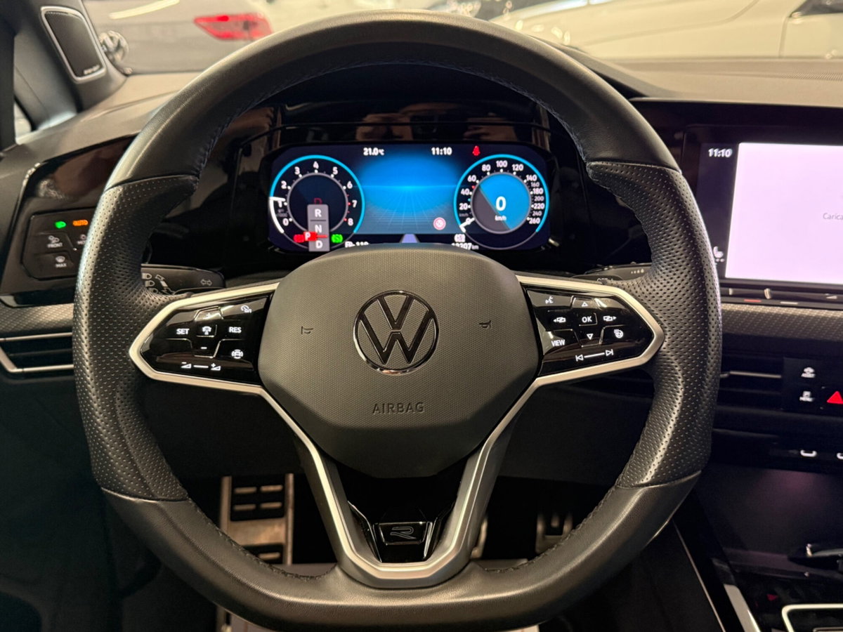 Volkswagen Golf 1.5 eTSI 150 CV EVO ACT DSG R-Line (12)