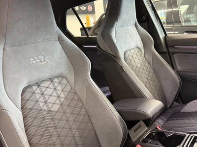 Volkswagen Golf 1.5 eTSI 150 CV EVO ACT DSG R-Line (19)