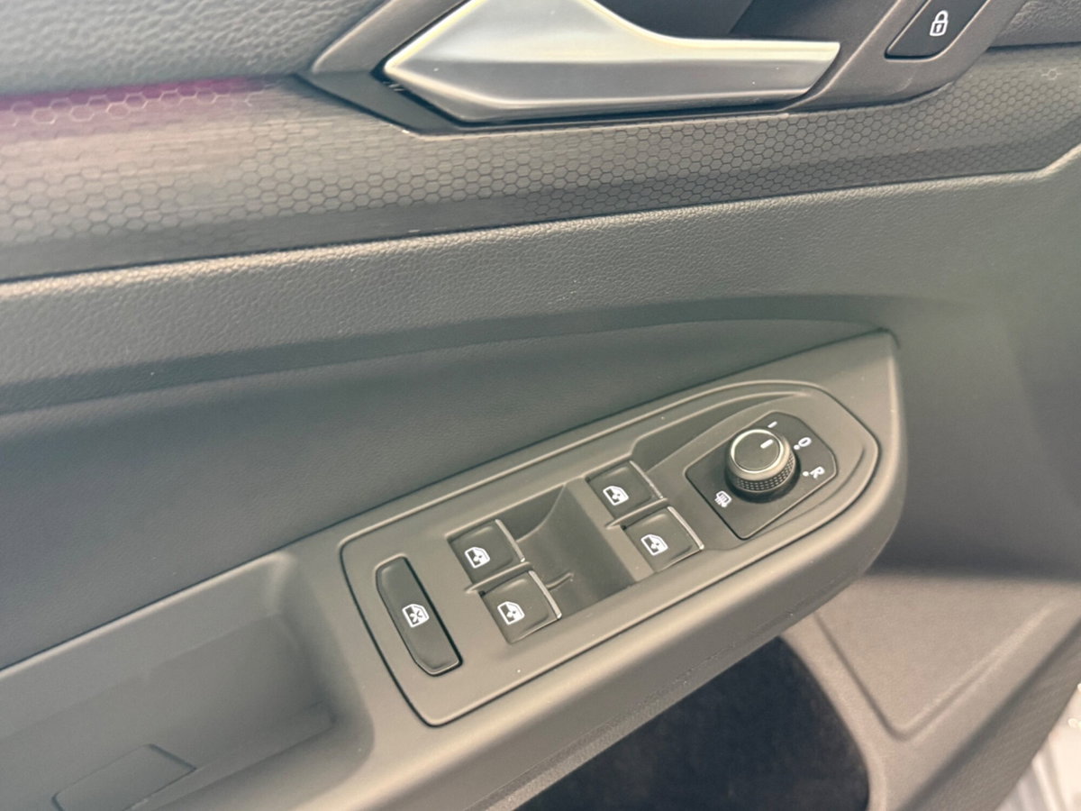 Volkswagen Golf 2.0 TSI GTI (11)