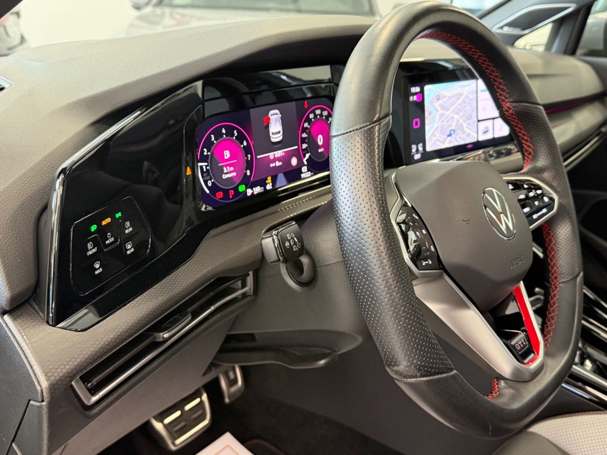 Volkswagen Golf 2.0 TSI GTI (12)
