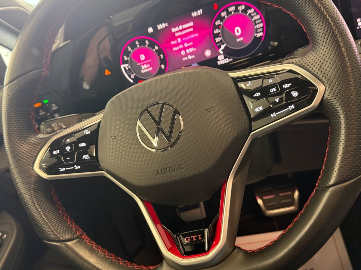 Volkswagen Golf 2.0 TSI GTI (16)