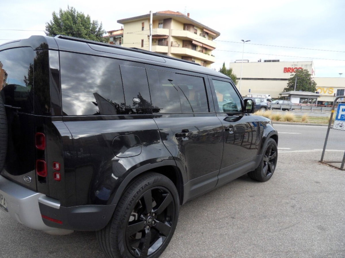 Land Rover Defender 110 3.0d i6 mhev X-Dynamic SE awd 200cv auto (3)
