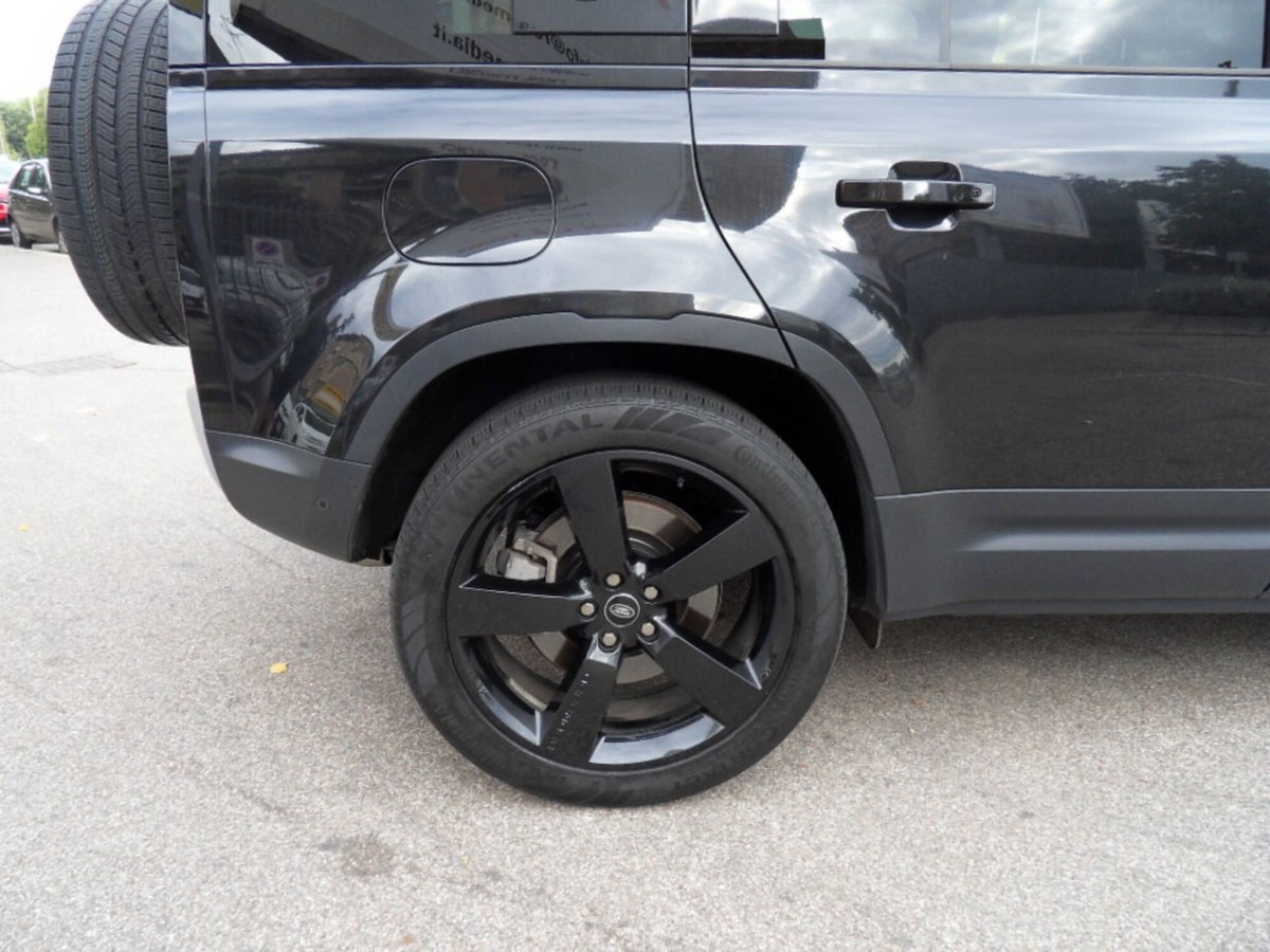 Land Rover Defender 110 3.0d i6 mhev X-Dynamic SE awd 200cv auto (4)