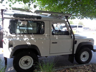 Land Rover Defender 90 2.2 TD4 Station Wagon N1 (4)