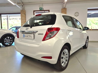 Toyota Yaris 1.0 5 porte Active (14)