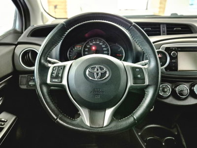 Toyota Yaris 1.0 5 porte Active (4)