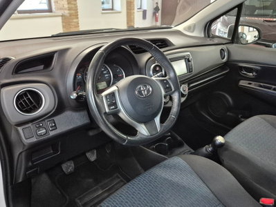 Toyota Yaris 1.0 5 porte Active (5)