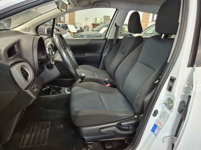 Toyota Yaris 1.0 5 porte Active (6)