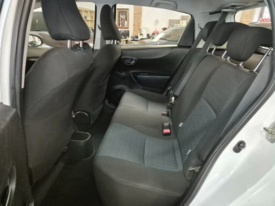Toyota Yaris 1.0 5 porte Active (8)