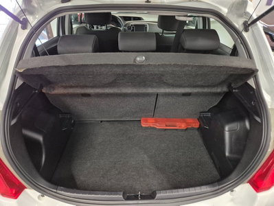 Toyota Yaris 1.0 5 porte Active (9)