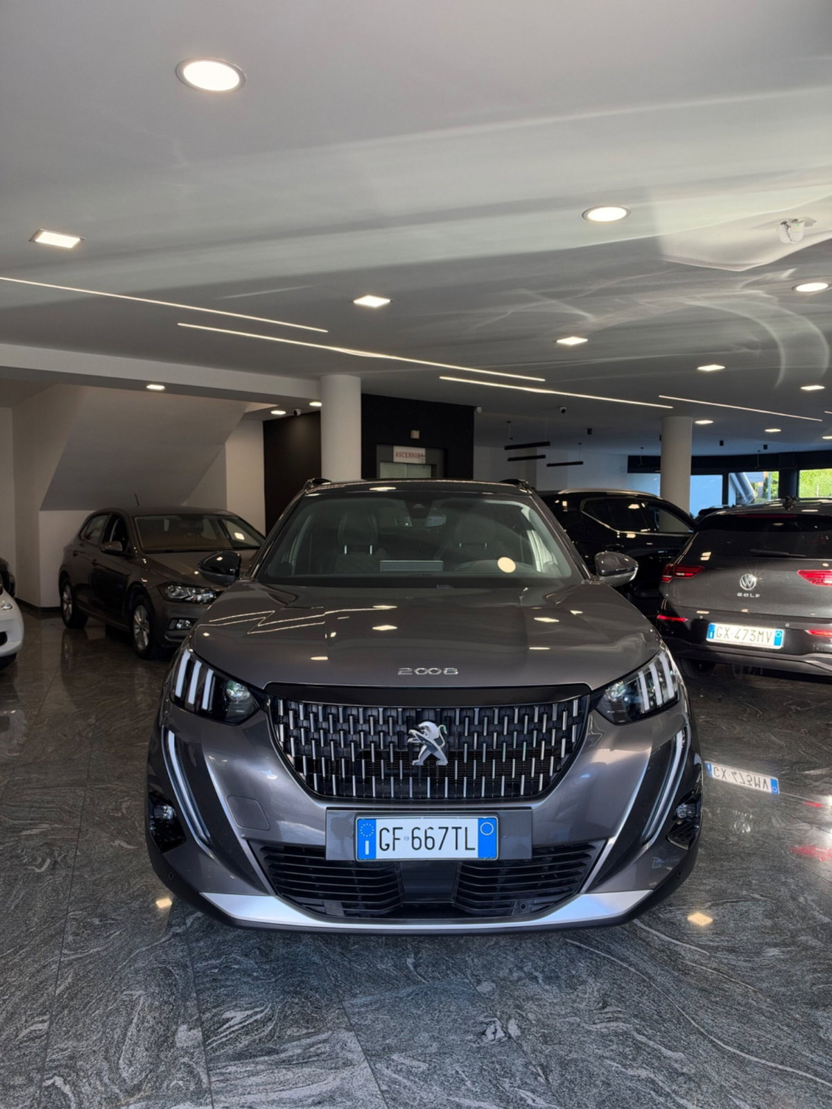 Peugeot 2008 BlueHDi 130 S&S EAT8 GT Pack (4)