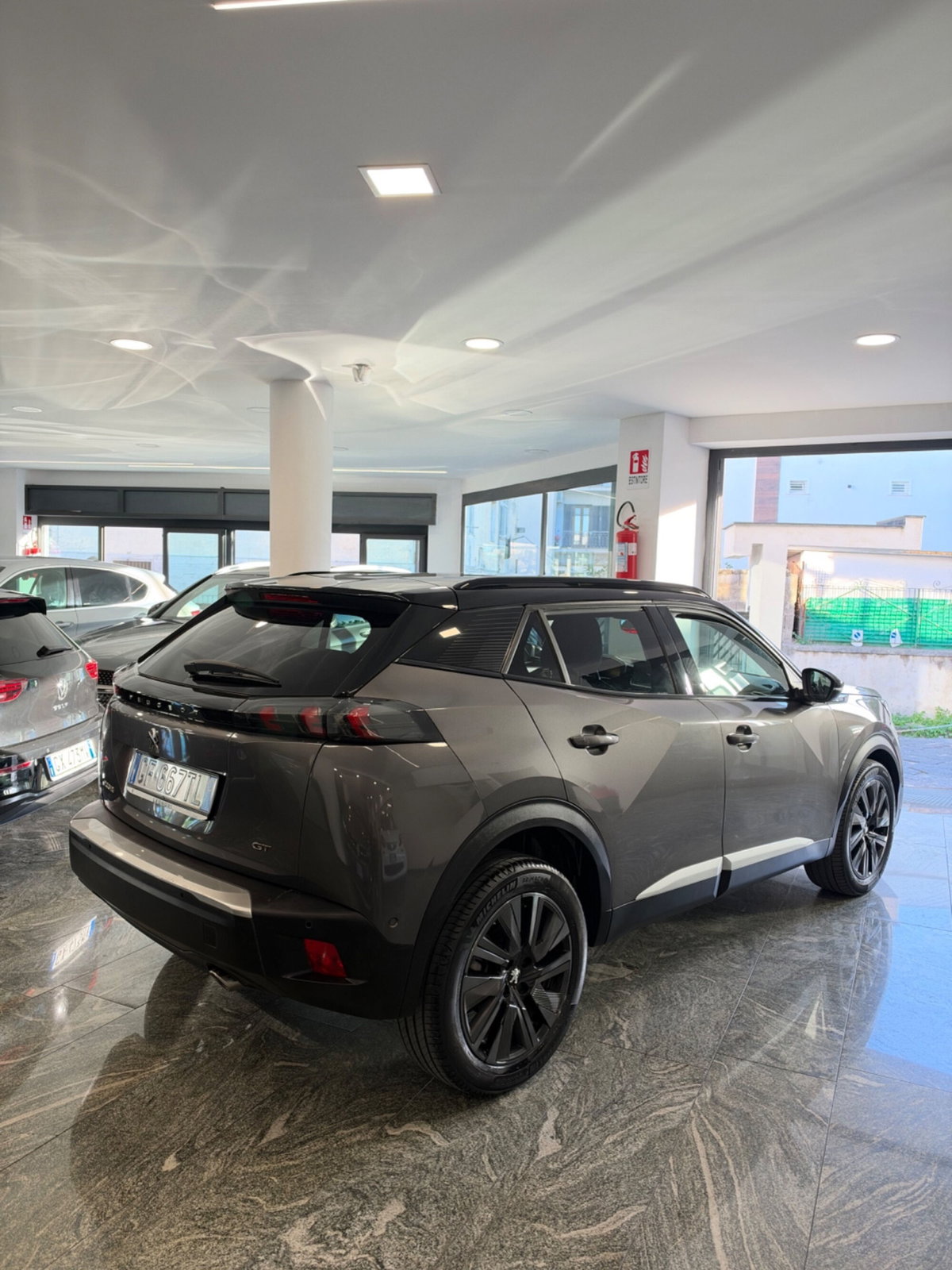 Peugeot 2008 BlueHDi 130 S&S EAT8 GT Pack (6)
