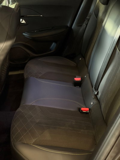 Peugeot 2008 BlueHDi 130 S&S EAT8 GT Pack (9)