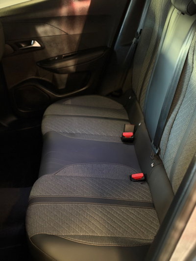 Peugeot 2008 BlueHDi 130 S&S EAT8 Allure Pack (10)
