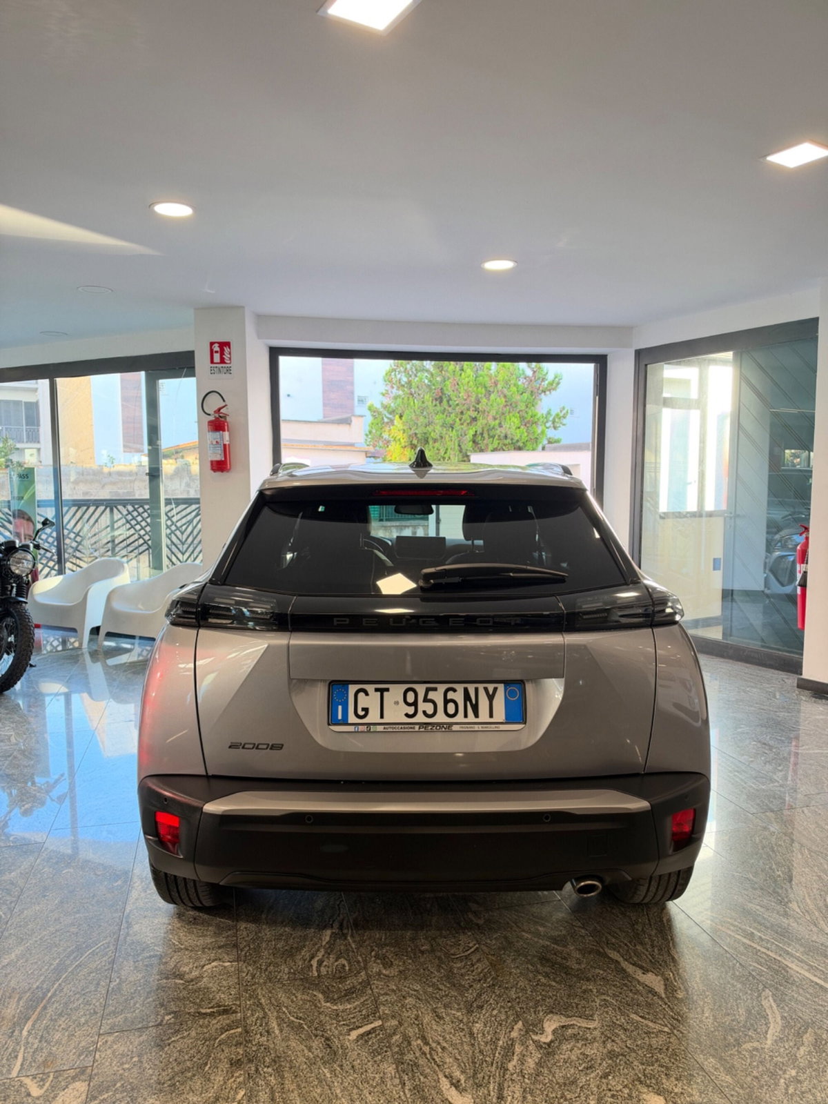 Peugeot 2008 BlueHDi 130 S&S EAT8 Allure Pack (2)