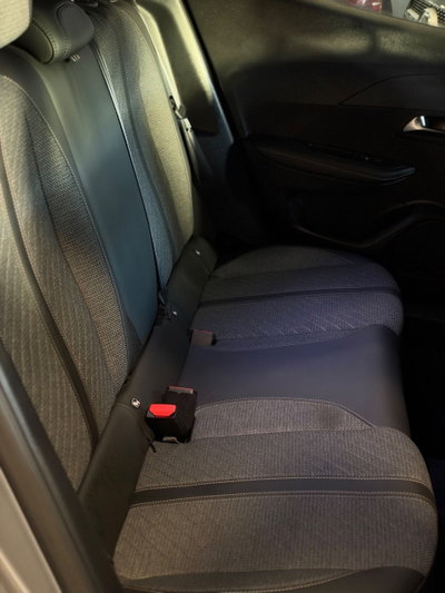 Peugeot 2008 BlueHDi 130 S&S EAT8 Allure Pack (8)