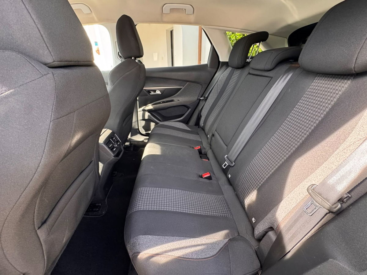 Peugeot 3008 BlueHDi 150 S&S Allure (11)