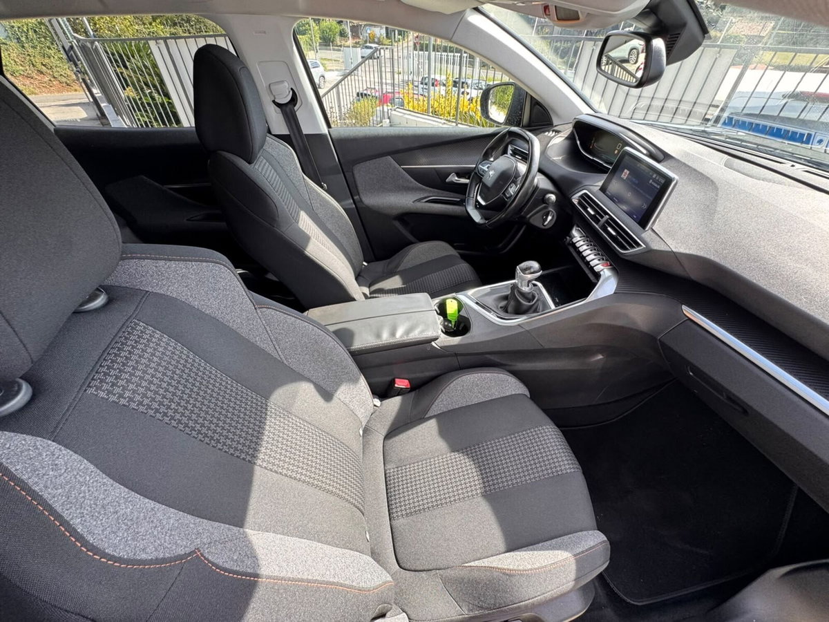 Peugeot 3008 BlueHDi 150 S&S Allure (15)
