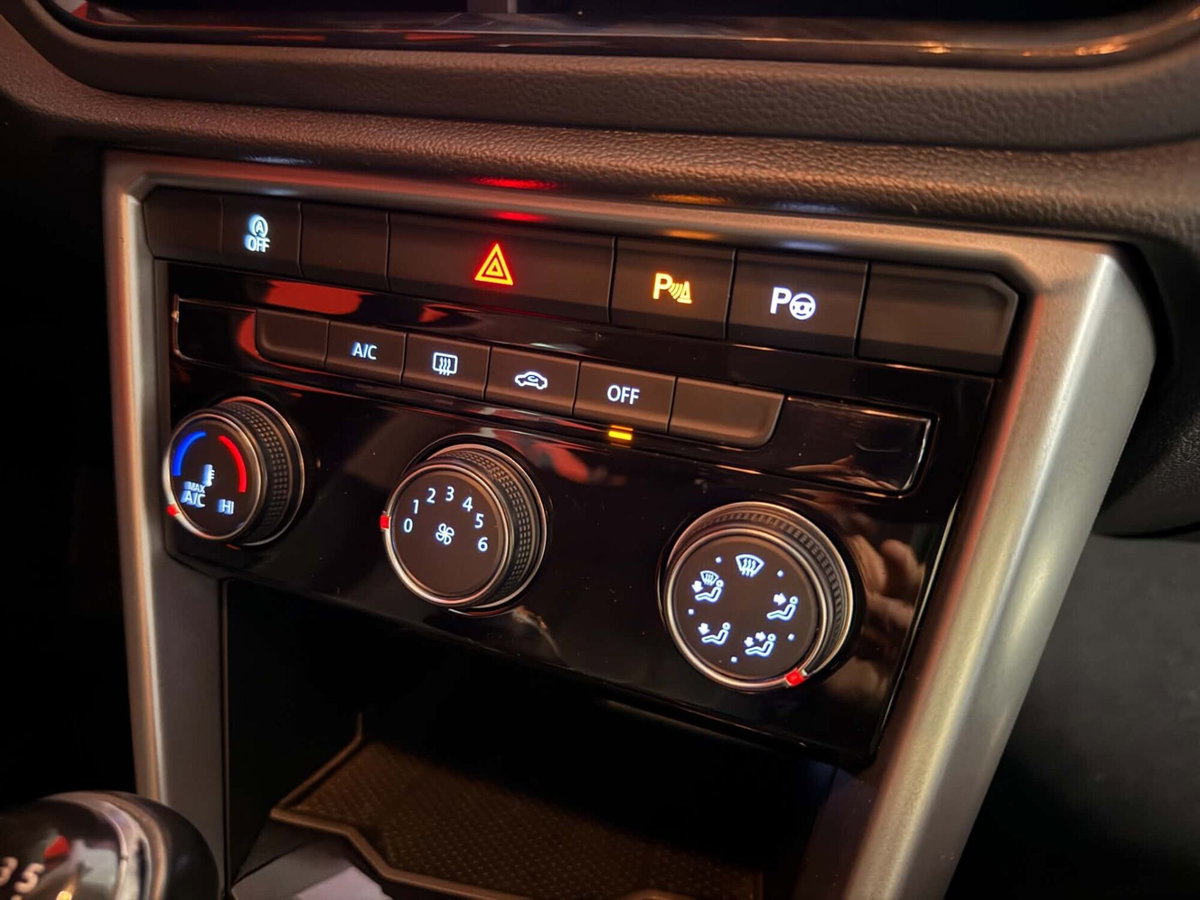Volkswagen T-Roc 2.0 tdi Life 115cv (7)