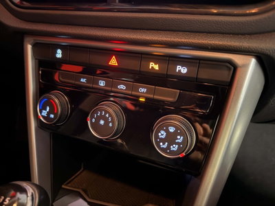 Volkswagen T-Roc 2.0 tdi Life 115cv (7)