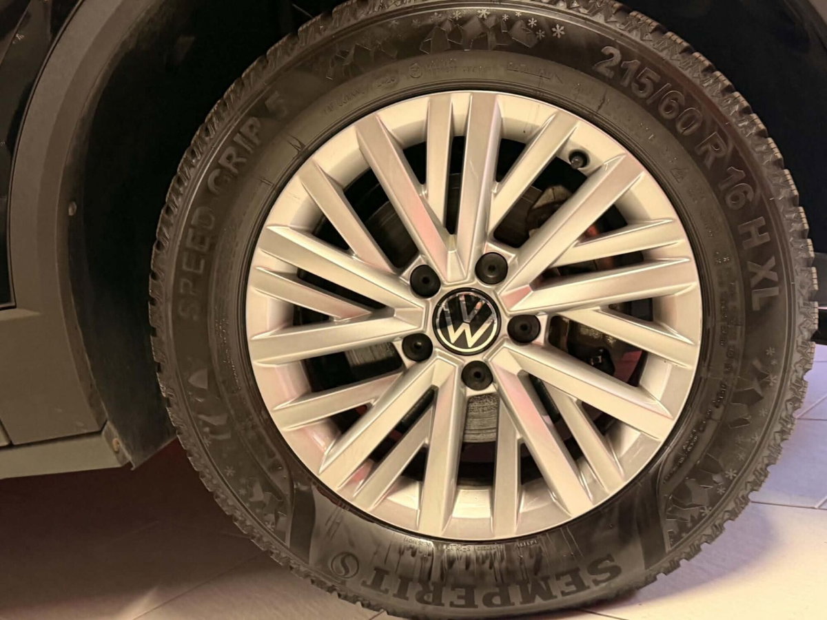 Volkswagen T-Roc 2.0 tdi Life 115cv (9)