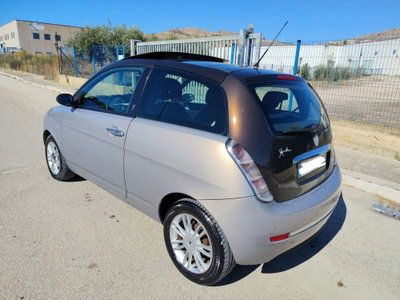 Lancia Ypsilon 1.3 MJT 75 CV Platino (4)