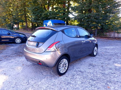 Lancia Ypsilon 1.2 69 CV 5 porte GPL Ecochic Elle (2)