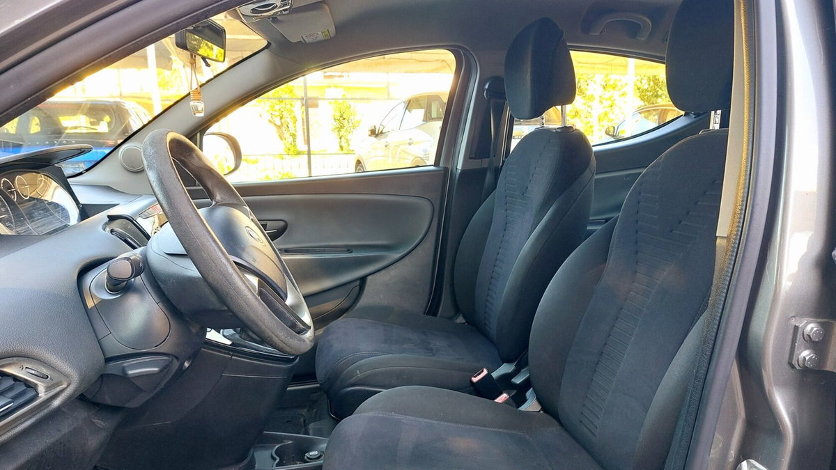 Lancia Ypsilon 1.2 69 CV 5 porte GPL Ecochic Elle (4)