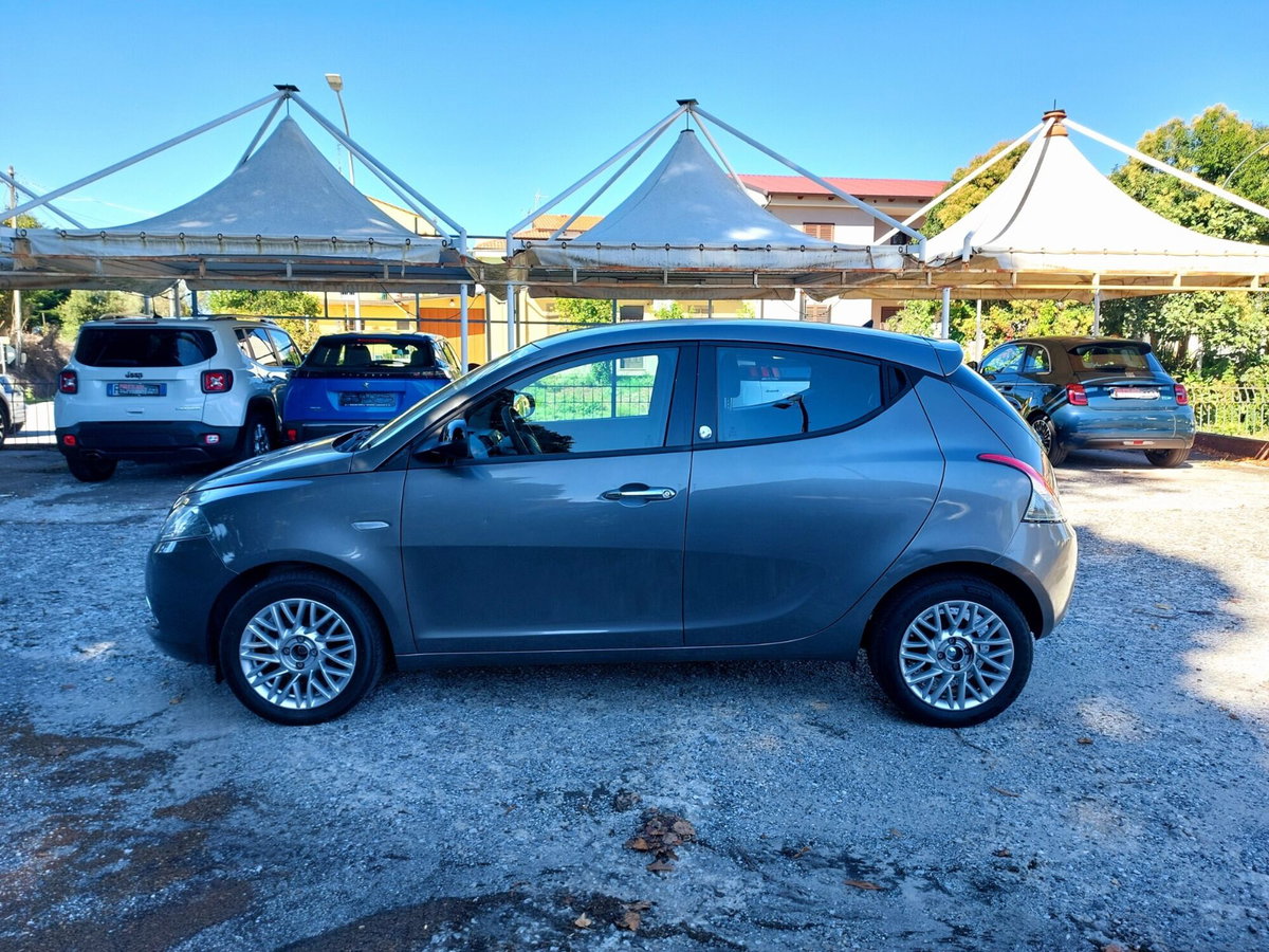 Lancia Ypsilon 1.2 69 CV 5 porte GPL Ecochic Elle (8)