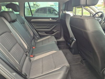 Volkswagen Passat Variant 2.0 TDI SCR 200 CV 4MOTION DSG Executive (13)